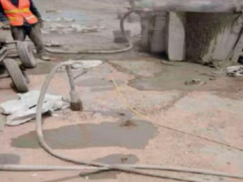 珠山水泥混凝土路面板底注浆技术 路面脱空注浆整治方案